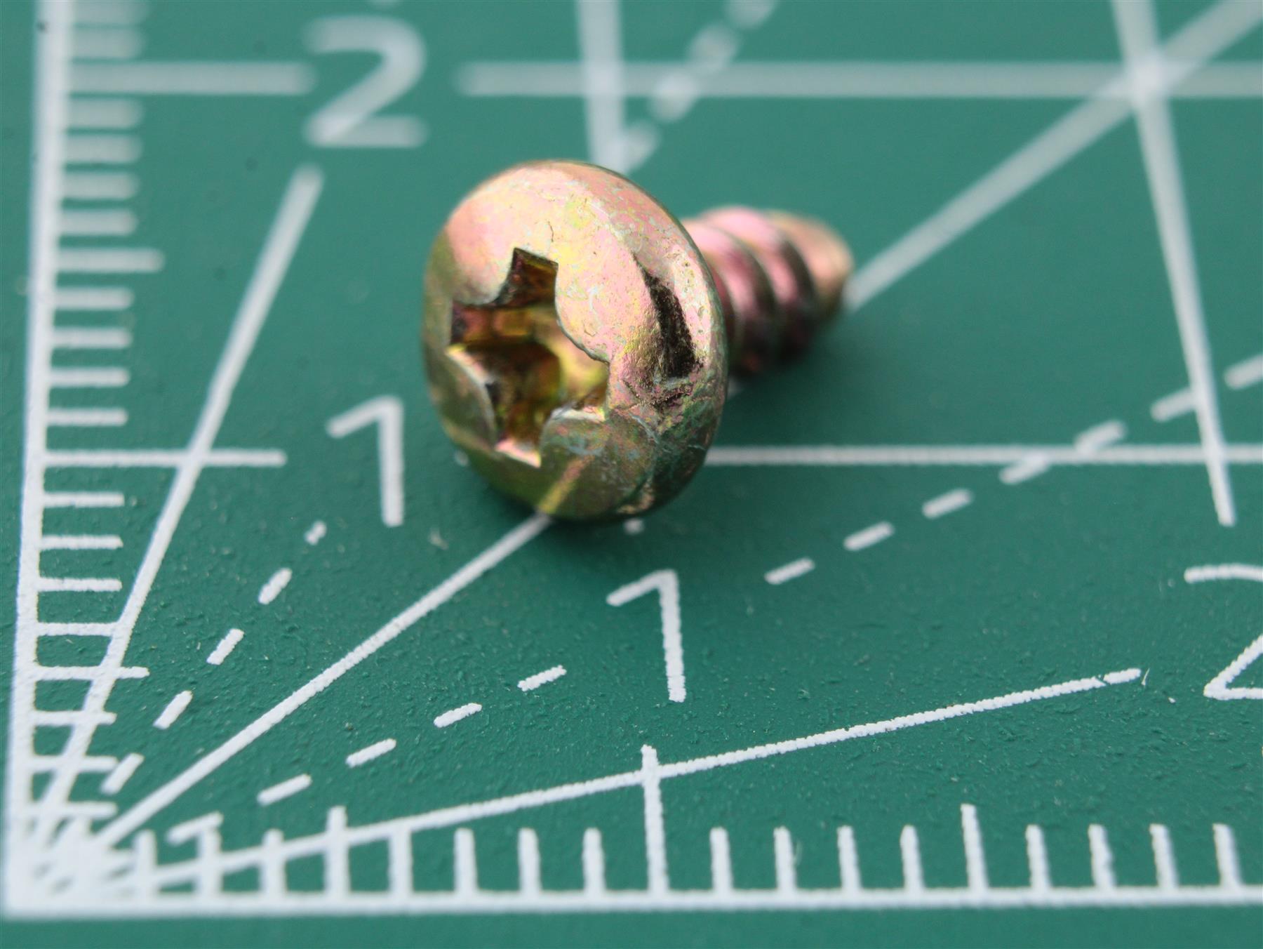 Screw M2.88 x 7.8