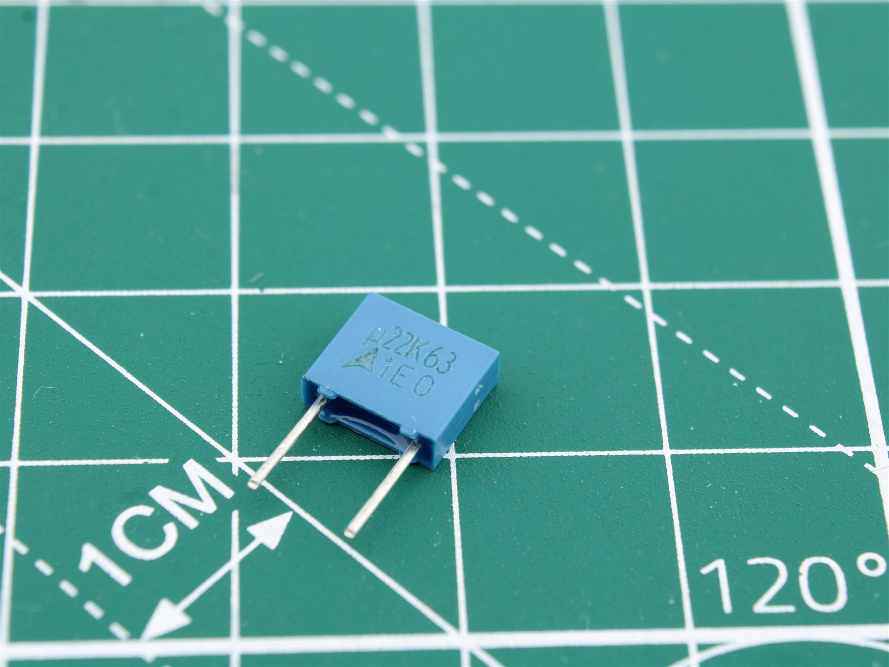 Capacitor 220nF/63V