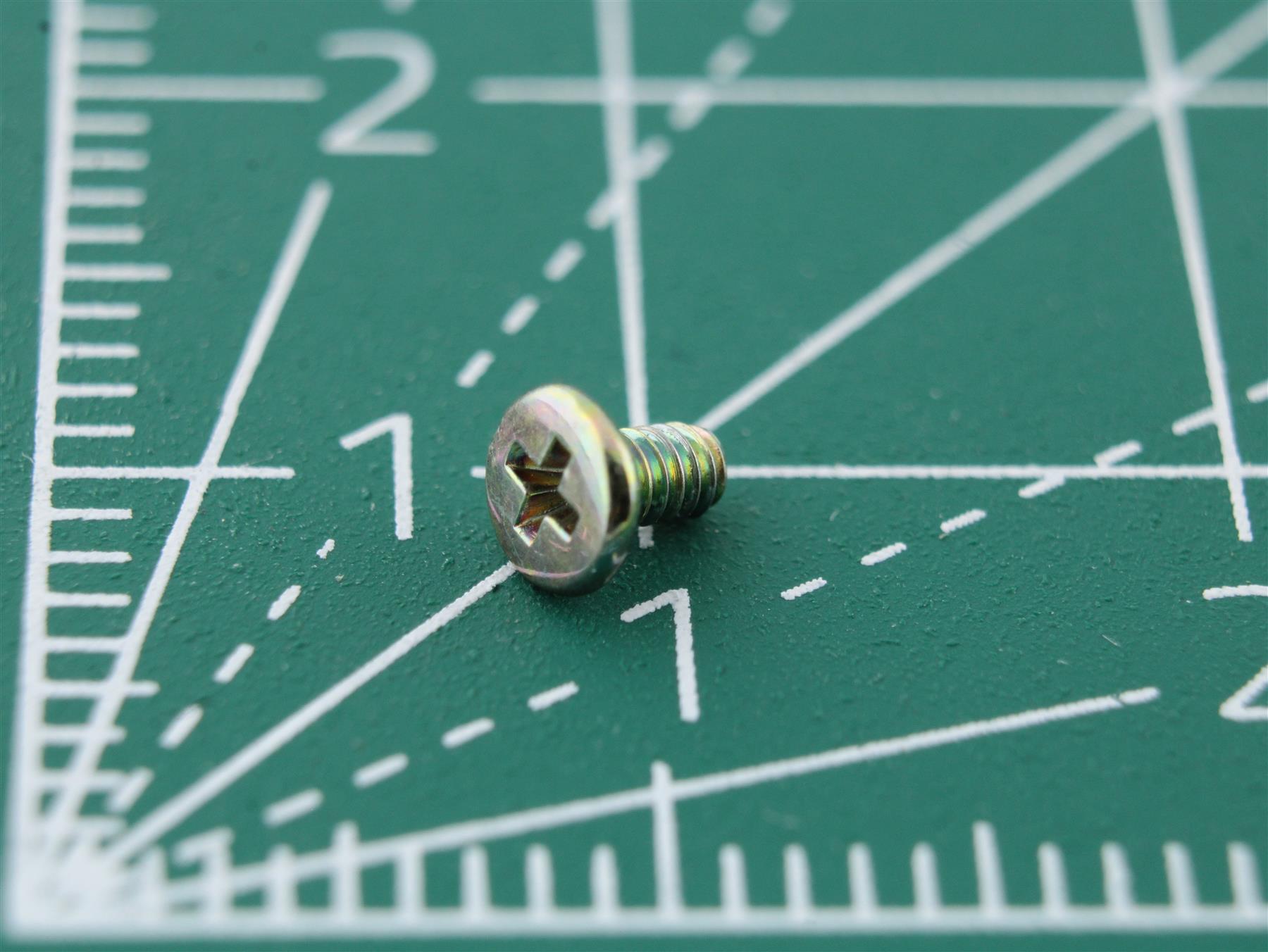 Screw M1.6 x 3.7